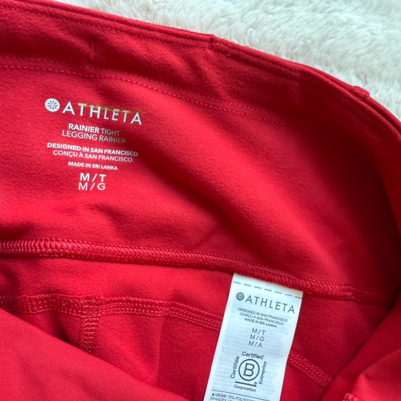 NWT Athleta Rainier Tight Clover Berry Red Size M - Picture 13 of 15